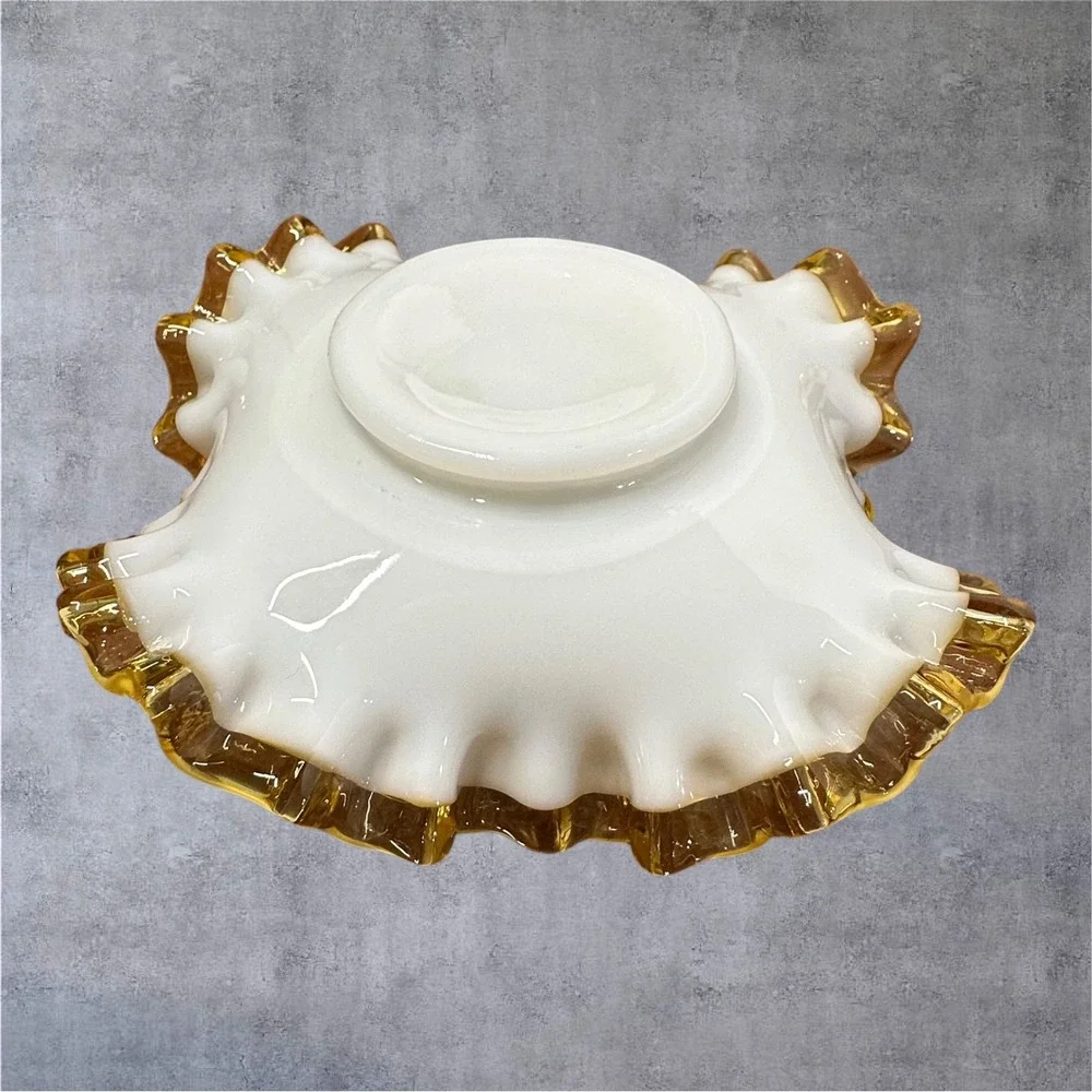 Fenton Ruffled Bowl Milk Glass‎ 6